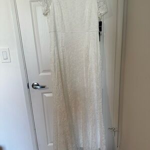 Elegant Ivory Wedding Lace Dress